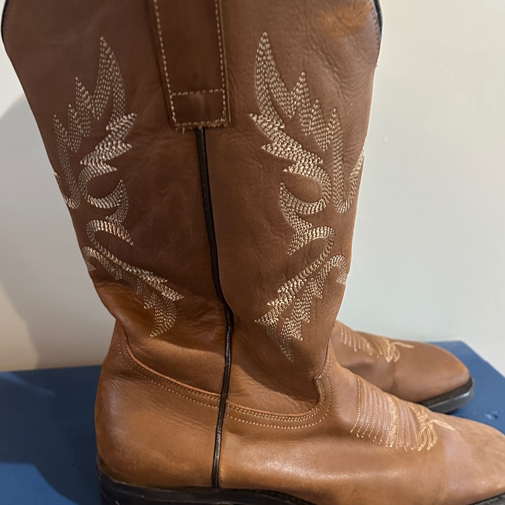 Men's Tan Leather Western Cowboy Boots with Embroidered Stitching - Picture 6 of 9